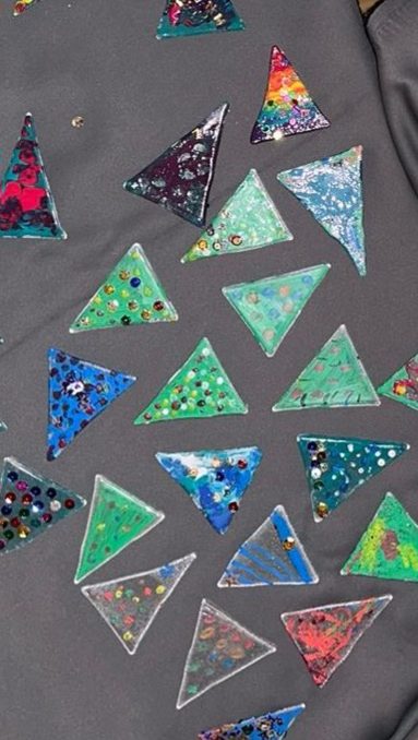 Božićna radionica u PO Jadran u suradnji s MAS-om „Od staklenog otpada do božićnog ukrasa“